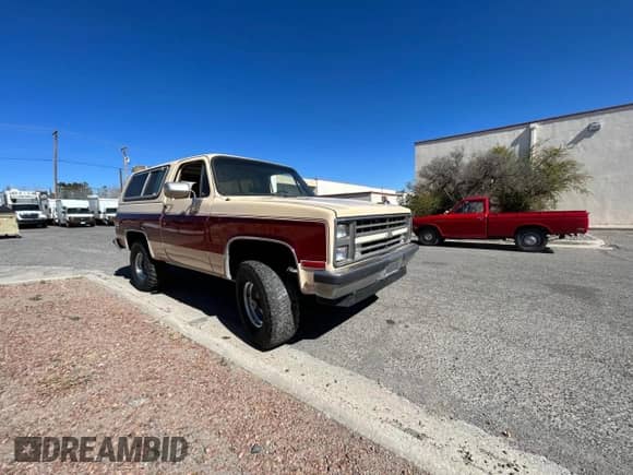 1988 Chevrolet Blazer с VIN 1GNEV18K4JF177353, выставлен на аукционе Copart как лот 54454195 с пробегом 49 099 миль миль и Чистый • Clean title. История ставок и продаж доступна на DreamBid. Изображение 1.