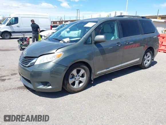 2012 Toyota Sienna LE AAS с VIN 5TDKK3DC3CS185395, выставлен на аукционе IAAI как лот 42136801 с пробегом 120 322 миль миль и . История ставок и продаж доступна на DreamBid. Изображение 17.