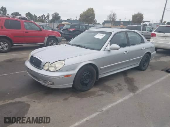 2004 Hyundai Sonata z VIN KMHWF25S64A033000, wystawiony jako IAAI lot #43548506 z przebiegiem 147 612 mil mil oraz . Historia ofert i sprzedaży dostępna na DreamBid. Obrazek 2.