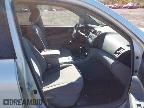 2008 Toyota Highlander with VIN JTEES41A182025371, listed as a IAAI auction lot 43546209 with 248,702 mi miles and . Bid and sale history available at DreamBid. Image 5.