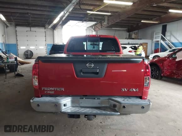 2015 Nissan Frontier SL with VIN 1N6AD0FV3FN721949, listed as a IAAI auction lot 42370108 with 70,984 mi miles and . Bid and sale history available at DreamBid. Image 16.