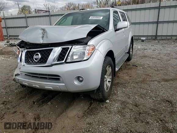 2012 Nissan Pathfinder SV z VIN 5N1AR1NB9CC601240, wystawiony jako Copart lot #53059955 z przebiegiem 259 296 mil mil oraz Szkoda całkowita • Salvage title. Historia ofert i sprzedaży dostępna na DreamBid. Obrazek 12.