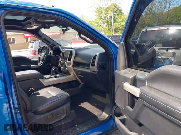 2020 Ford F-150 XL с VIN 1FTEW1EP9LKE89250, выставлен на аукционе IAAI как лот 42225184 с пробегом 61 122 миль миль и . История ставок и продаж доступна на DreamBid. Изображение 5.