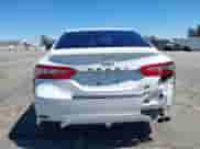 2021 Toyota Camry SE Nightshade z VIN 4T1G11AK8MU433769, wystawiony jako IAAI lot #43150076 z przebiegiem 92 123 mil mil oraz . Historia ofert i sprzedaży dostępna na DreamBid. Obrazek 17.