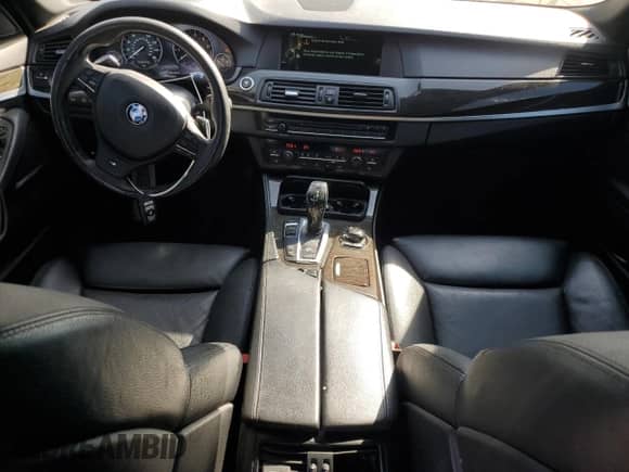 2013 BMW 5 Series 550i xDrive z VIN WBAFU9C59DDY70707, wystawiony jako Copart lot #81342325 z przebiegiem 177 864 mil mil oraz Czysty tytuł • Clean title. Historia ofert i sprzedaży dostępna na DreamBid. Obrazek 8.