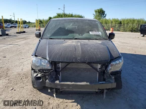 2017 Dodge Grand Caravan SE Plus with VIN 2C4RDGBGXHR843977, listed as a Copart auction lot 70055025 with 83,097 mi miles and Salvage title. Bid and sale history available at DreamBid. Image 5.