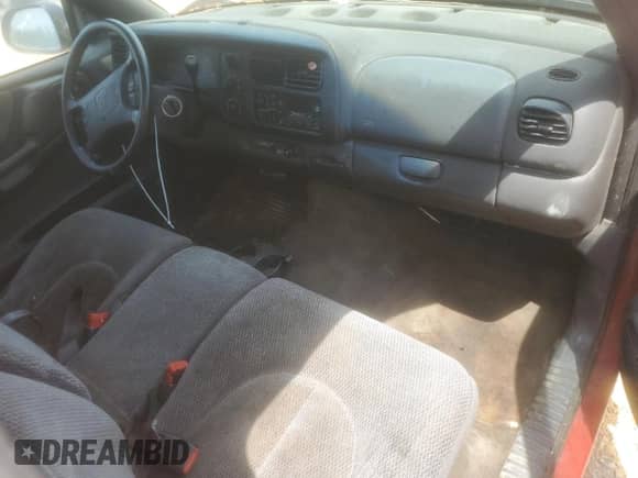 1998 Dodge Dakota SLT z VIN 1B7FL26X3WS605077, wystawiony jako Copart lot #57174045 z przebiegiem Nie podano mil oraz Szkoda całkowita • Salvage title. Historia ofert i sprzedaży dostępna na DreamBid. Obrazek 8.