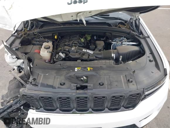 2024 Jeep Grand Cherokee Altitude X with VIN 1C4RJHAG2RC105133, listed as a IAAI auction lot 43252965 with 13,678 mi miles and . Bid and sale history available at DreamBid. Image 10.