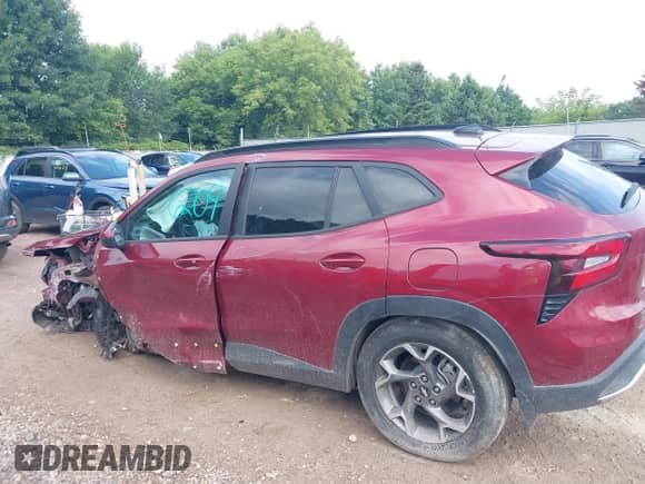 2025 Chevrolet Trax LT с VIN KL77LHEP2SC031260, выставлен на аукционе IAAI как лот 42846204 с пробегом 15 947 миль миль и . История ставок и продаж доступна на DreamBid. Изображение 15.