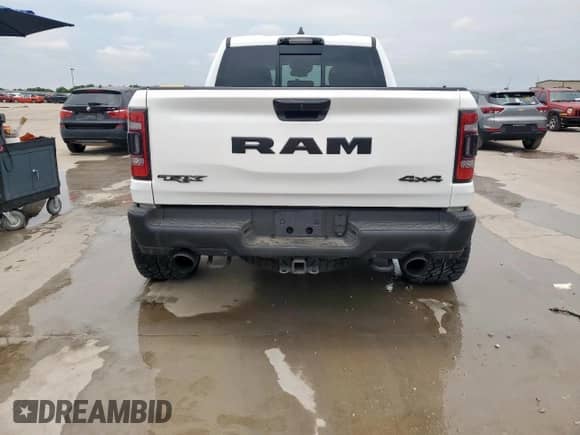 2024 Ram 1500 TRX z VIN 1C6SRFU98RN101711, wystawiony jako Copart lot #65978865 z przebiegiem 31 311 mil mil oraz Czysty tytuł • Clean title. Historia ofert i sprzedaży dostępna na DreamBid. Obrazek 6.