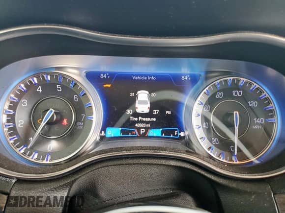 2019 Chrysler 300 Touring с VIN 2C3CCAAG8KH682943, выставлен на аукционе Copart как лот 70071455 с пробегом 42 623 миль миль и Списание • Salvage title. История ставок и продаж доступна на DreamBid. Изображение 9.