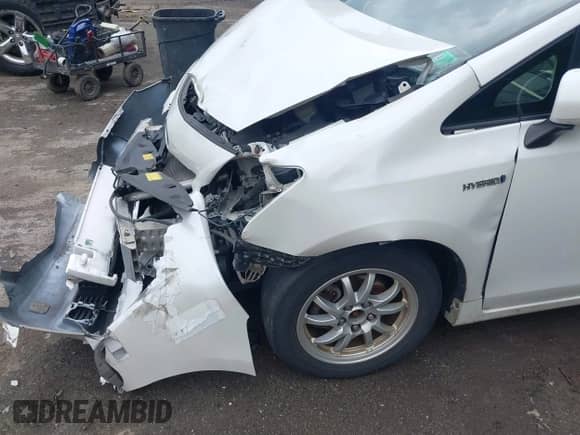2013 Toyota Prius Two with VIN JTDZN3EU5D3190212, listed as a IAAI auction lot 42712604 with 292,049 mi miles and . Bid and sale history available at DreamBid. Image 6.