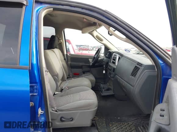 2008 Dodge 1500 ST z VIN 1D7HA18N08J167718, wystawiony jako IAAI lot #42449649 z przebiegiem 180 556 mil mil oraz . Historia ofert i sprzedaży dostępna na DreamBid. Obrazek 5.