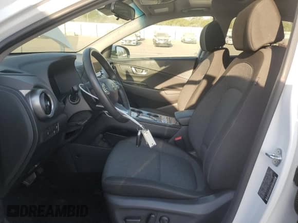 2023 Hyundai Kona SEL с VIN KM8K33AG9PU187539, выставлен на аукционе Copart как лот 81251675 с пробегом 40 101 миль миль и Чистый • Clean title. История ставок и продаж доступна на DreamBid. Изображение 7.