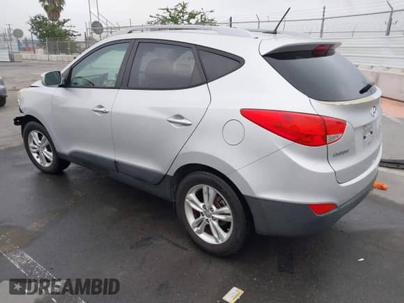 2013 Hyundai Tucson GLS с VIN KM8JU3AC1DU686076, выставлен на аукционе IAAI как лот 43305652 с пробегом 115 659 миль миль и . История ставок и продаж доступна на DreamBid. Изображение 3.