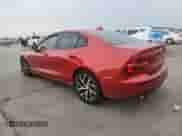 2020 Volvo S60 Momentum z VIN 7JRA22TK9LG035558, wystawiony jako Copart lot #89855885 z przebiegiem 52 426 mil mil oraz Szkoda całkowita • Salvage title. Historia ofert i sprzedaży dostępna na DreamBid. Obrazek 2.