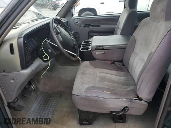 1996 Dodge 1500 с VIN 3B7HC13YXTG197440, выставлен на аукционе Copart как лот 46131835 с пробегом 224 246 миль миль и Списание • Salvage title. История ставок и продаж доступна на DreamBid. Изображение 7.