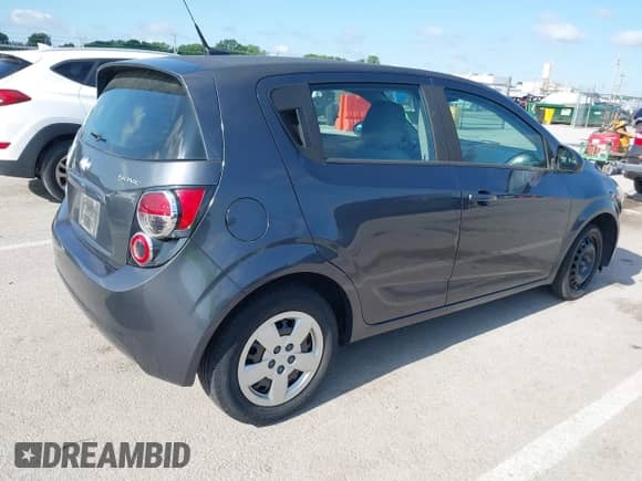 2013 Chevrolet Sonic LS с VIN 1G1JA6SH0D4212041, выставлен на аукционе IAAI как лот 42552147 с пробегом 192 934 миль миль и . История ставок и продаж доступна на DreamBid. Изображение 4.