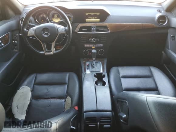 2012 Mercedes-Benz C 300 Sport z VIN WDDGF8BB1CF855243, wystawiony jako Copart lot #67650715 z przebiegiem 134 862 mil mil oraz Szkoda całkowita • Salvage title. Historia ofert i sprzedaży dostępna na DreamBid. Obrazek 8.