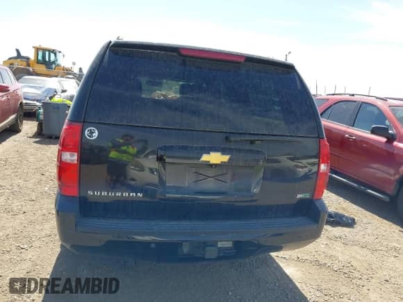 2012 Chevrolet Suburban LS с VIN 1GNSCHE03CR241355, выставлен на аукционе IAAI как лот 41791615 с пробегом 214 964 миль миль и . История ставок и продаж доступна на DreamBid. Изображение 16.