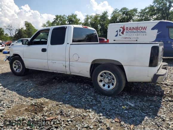 2006 Chevrolet Silverado 1500 LS with VIN 1GCEC19XX6Z276676, listed as a Copart auction lot 69102675 with 266,266 mi miles and Salvage title. Bid and sale history available at DreamBid. Image 2.