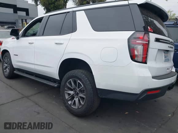 2024 Chevrolet Tahoe Z71 z VIN 1GNSKPKD6RR415433, wystawiony jako IAAI lot #42432671 z przebiegiem 6 633 mil mil oraz . Historia ofert i sprzedaży dostępna na DreamBid. Obrazek 3.