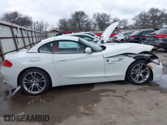 2014 BMW Z4 sDrive35i with VIN WBALM7C58EE386241, listed as a IAAI auction lot 41694078 with 66,884 mi miles and . Bid and sale history available at DreamBid. Image 13.