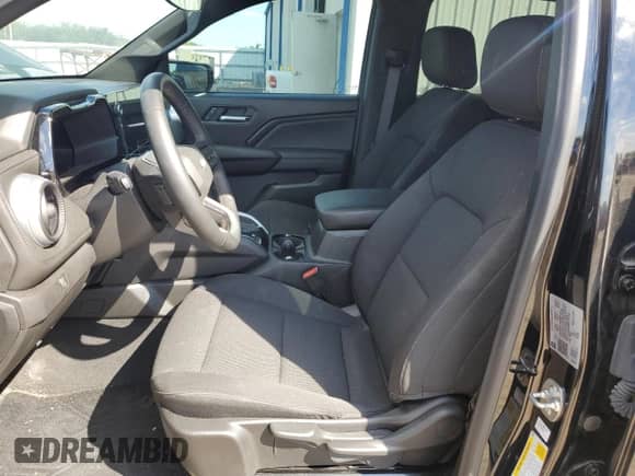 2024 Chevrolet Colorado 2WD LT z VIN 1GCGSCEC9R1310717, wystawiony jako Copart lot #86861505 z przebiegiem 5 760 mil mil oraz Czysty tytuł • Clean title. Historia ofert i sprzedaży dostępna na DreamBid. Obrazek 7.