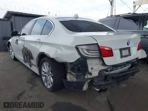 2013 BMW 5 Series 528i с VIN WBAXG5C55DD233169, выставлен на аукционе IAAI как лот 43111152 с пробегом 179 029 миль миль и . История ставок и продаж доступна на DreamBid. Изображение 6.