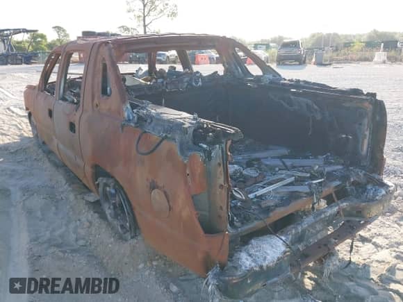 2006 Chevrolet Avalanche Z66 with VIN 3GNEC12ZX6G177407, listed as a IAAI auction lot 41939807 with Not provided miles and . Bid and sale history available at DreamBid. Image 3.