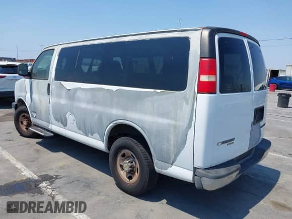 2005 Chevrolet Express Passenger с VIN 1GAHG35U051189979, выставлен на аукционе IAAI как лот 42984657 с пробегом 164 983 миль миль и . История ставок и продаж доступна на DreamBid. Изображение 3.