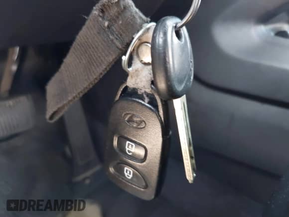 2015 Hyundai Tucson SE with VIN KM8JU3AG7FU963562, listed as a IAAI auction lot 41620894 with 171,382 mi miles and . Bid and sale history available at DreamBid. Image 11.