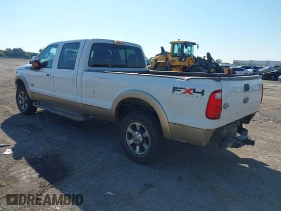 2011 Ford F-250 XL z VIN 1FT7W2BT3BEB53266, wystawiony jako IAAI lot #43318800 z przebiegiem 355 732 mil mil oraz . Historia ofert i sprzedaży dostępna na DreamBid. Obrazek 3.