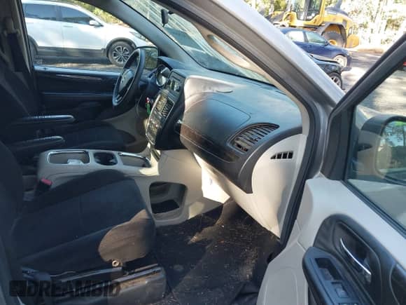 2013 Dodge Grand Caravan SXT with VIN 2C4RDGCG6DR552885, listed as a IAAI auction lot 43474896 with 187,451 mi miles and . Bid and sale history available at DreamBid. Image 5.