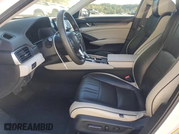 2018 Honda Accord EX z VIN 1HGCV1F42JA229226, wystawiony jako Copart lot #85379405 z przebiegiem 86 718 mil mil oraz Czysty tytuł • Clean title. Historia ofert i sprzedaży dostępna na DreamBid. Obrazek 7.