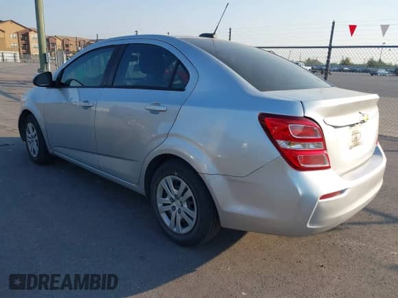 2018 Chevrolet Sonic LS с VIN 1G1JB5SH5J4120636, выставлен на аукционе IAAI как лот 43259523 с пробегом 87 807 миль миль и . История ставок и продаж доступна на DreamBid. Изображение 3.