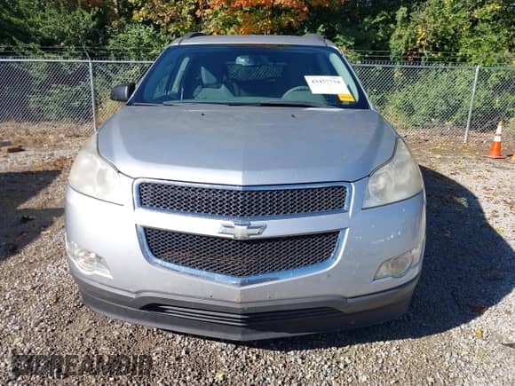 2011 Chevrolet Traverse LS z VIN 1GNKREEDXBJ157790, wystawiony jako IAAI lot #43457734 z przebiegiem 155 068 mil mil oraz . Historia ofert i sprzedaży dostępna na DreamBid. Obrazek 12.