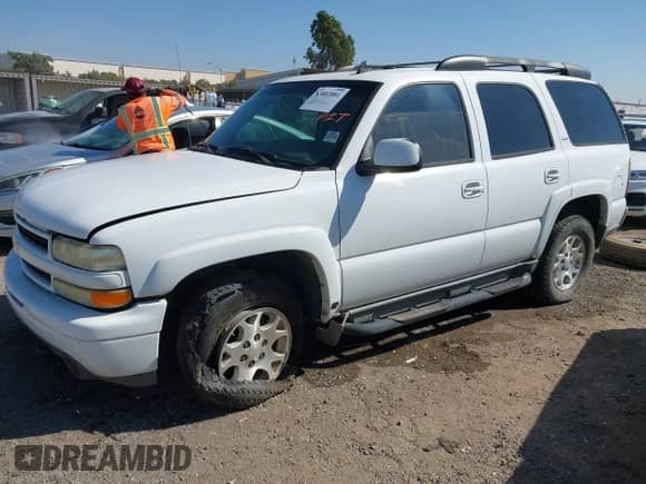 2006 Chevrolet Tahoe LS с VIN 1GNEC13Z86R153282, выставлен на аукционе IAAI как лот 43402081 с пробегом 204 486 миль миль и . История ставок и продаж доступна на DreamBid. Изображение 2.