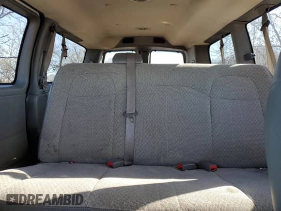 2018 Chevrolet Express Passenger LT z VIN 1GAZGMFP4J1225475, wystawiony jako Copart lot #83759384 z przebiegiem 74 880 mil mil oraz Szkoda całkowita • Salvage title. Historia ofert i sprzedaży dostępna na DreamBid. Obrazek 10.