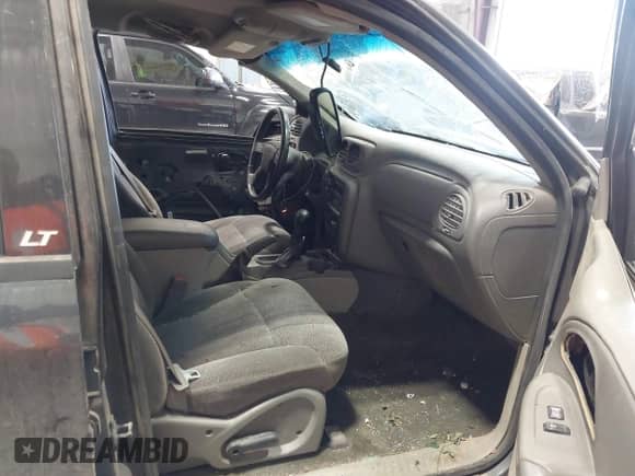 2004 Chevrolet TrailBlazer LS z VIN 1GNDT13S042230148, wystawiony jako IAAI lot #43076531 z przebiegiem Nie podano mil oraz . Historia ofert i sprzedaży dostępna na DreamBid. Obrazek 5.