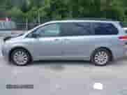2013 Toyota Sienna XLE с VIN 5TDDK3DC4DS061288, выставлен на аукционе IAAI как лот 42532159 с пробегом 192 829 миль миль и . История ставок и продаж доступна на DreamBid. Изображение 14.