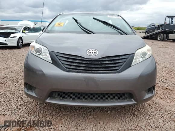 2014 Toyota Sienna L with VIN 5TDZK3DC5ES474294, listed as a Copart auction lot 55762625 with 88,969 mi miles and Salvage title. Bid and sale history available at DreamBid. Image 5.