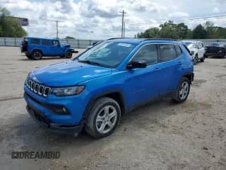 2024 Jeep Compass Latitude with VIN 3C4NJDBN6RT593852, listed as a Copart auction lot 68313035 with 28,528 mi miles and Non repairable. Bid and sale history available at DreamBid. Image 1.