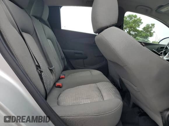 2020 Chevrolet Sonic LT z VIN 1G1JG6SB6L4131361, wystawiony jako Copart lot #70082085 z przebiegiem 49 084 mil mil oraz Czysty tytuł • Clean title. Historia ofert i sprzedaży dostępna na DreamBid. Obrazek 11.