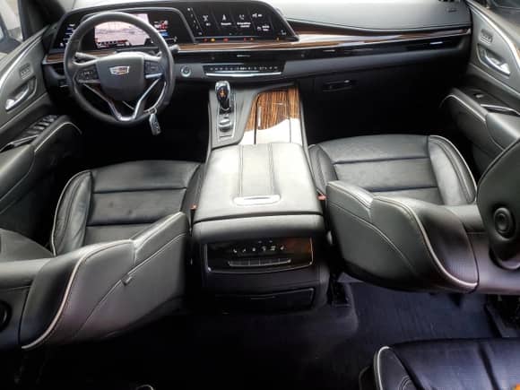 2021 Cadillac Escalade ESV Premium Luxury с VIN 1GYS3KKL3MR443385, выставлен на аукционе Copart как лот 56984505 с пробегом 127 349 миль миль и Списание • Salvage title. История ставок и продаж доступна на DreamBid. Изображение 8.