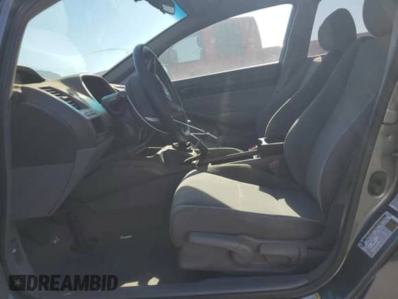 2010 Honda Civic с VIN 19XFA1E34AE020907, выставлен на аукционе Copart как лот 81151144 с пробегом 159 488 миль миль и Списание • Salvage title. История ставок и продаж доступна на DreamBid. Изображение 7.