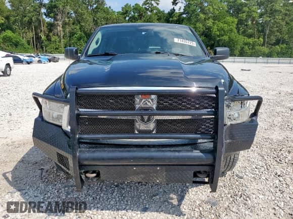 2018 Ram 1500 Tradesman z VIN 1C6RR6FG5JS325390, wystawiony jako Copart lot #71435725 z przebiegiem 168 434 mil mil oraz Czysty tytuł • Clean title. Historia ofert i sprzedaży dostępna na DreamBid. Obrazek 5.