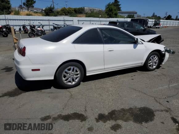 2002 Honda Accord EX with VIN 1HGCG22502A005775, listed as a Copart auction lot 60737925 with 203,674 mi miles and Salvage title. Bid and sale history available at DreamBid. Image 3.