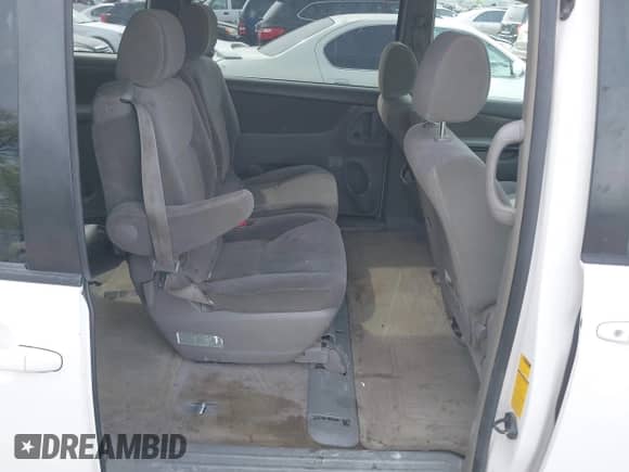 2005 Toyota Sienna LE с VIN 5TDBA23C05S042048, выставлен на аукционе IAAI как лот 42103029 с пробегом 254 690 миль миль и . История ставок и продаж доступна на DreamBid. Изображение 8.