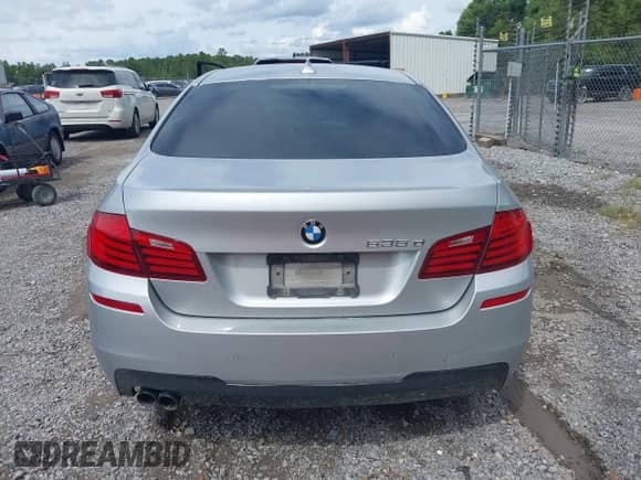 2014 BMW 5 Series 535d with VIN WBAXA5C52ED690864, listed as a IAAI auction lot 43275117 with 223,855 mi miles and . Bid and sale history available at DreamBid. Image 16.